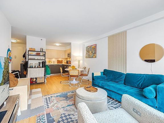 4th image of 505 W 47th St #5BN