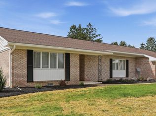 11475 Pine Hill Dr, Waynesboro, PA 17268