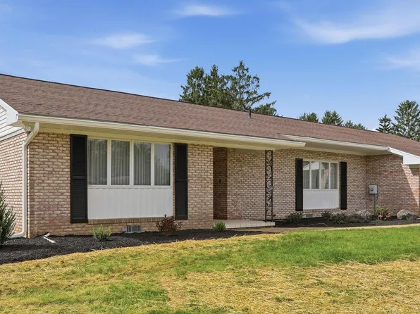 11475 Pine Hill Dr, Waynesboro, PA 17268