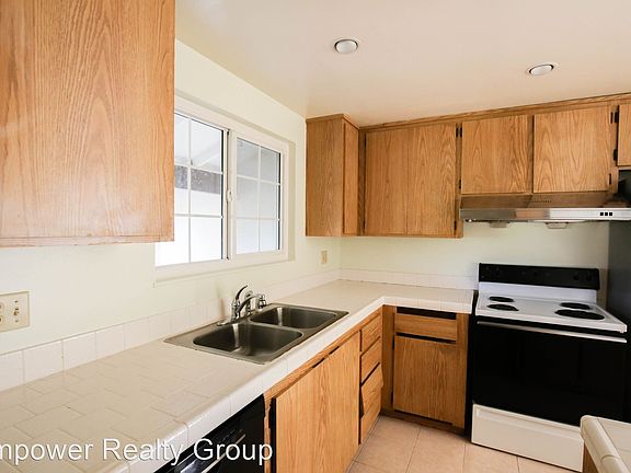 4th image of 34665 Allegheny Ct