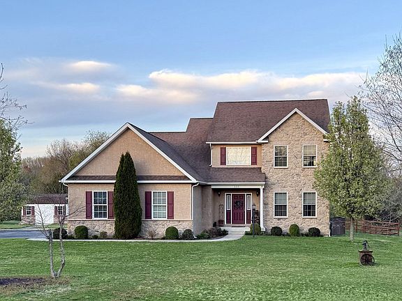 3rd image of 110 Elkneck Blvd