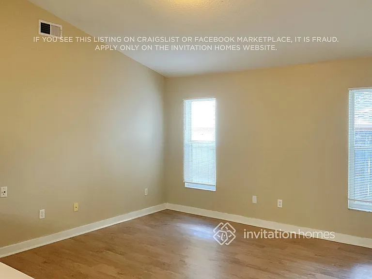 1131 Windy Bluff Dr — Photo 3