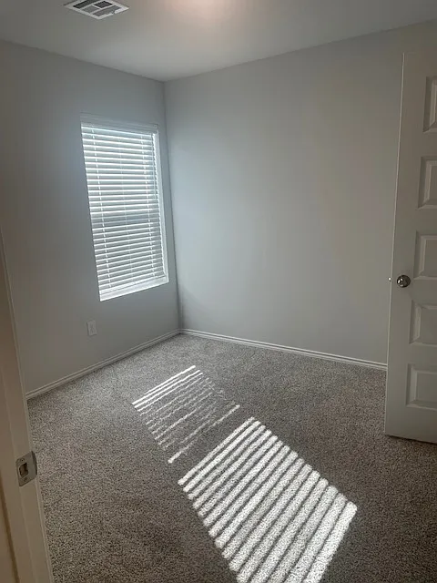 3 bed, 1248 sqft, $1,800 — Photo 4