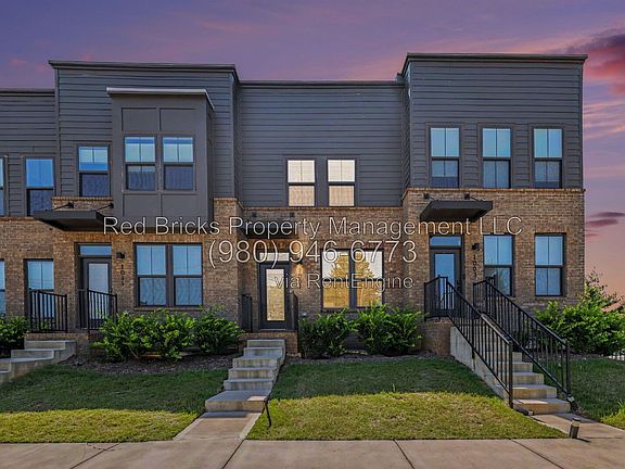 2nd image of 1007 Simcoe Ln