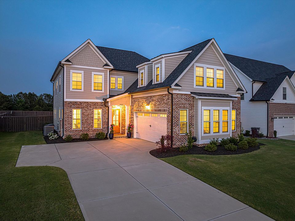 1st image of 3045 Rosewood Drive