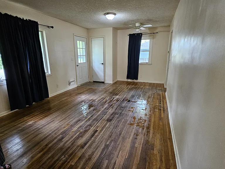 325 Territorial Rd NE — Photo 2