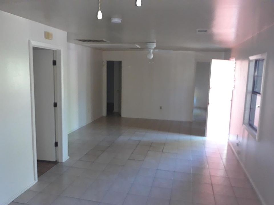 2nd image of 5208 Flamingo Rd