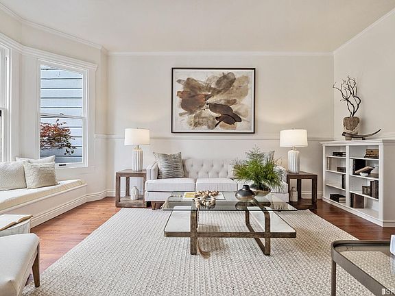 3rd image of 1009 Cabrillo St