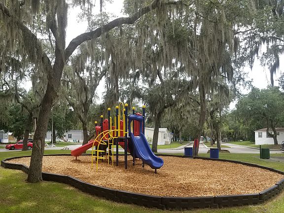 4th image of 9425 Paradise Dr