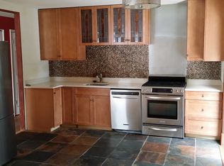 4 Sparrow Hill Ct, Baltimore, MD 21228