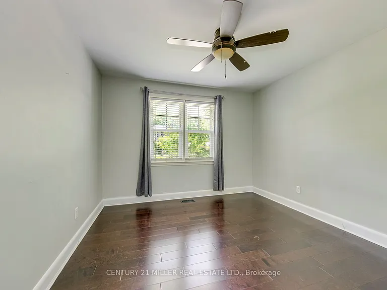 2048 Edinburgh Dr — Photo 19