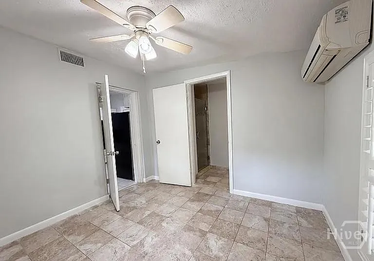 5655 Kimbrell Dr S — Photo 9