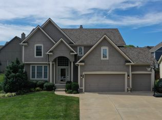 15520 Pawnee St, Overland Park, KS 66224