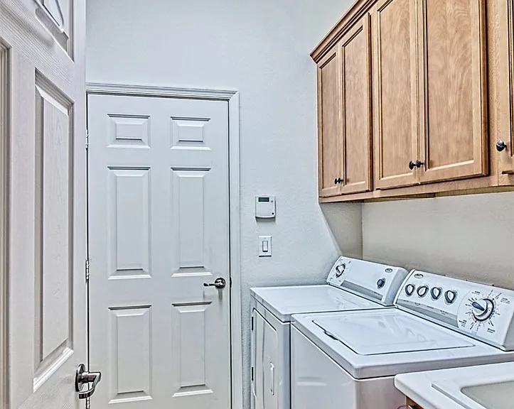 3460 Lakeview Isle Ct — Photo 31