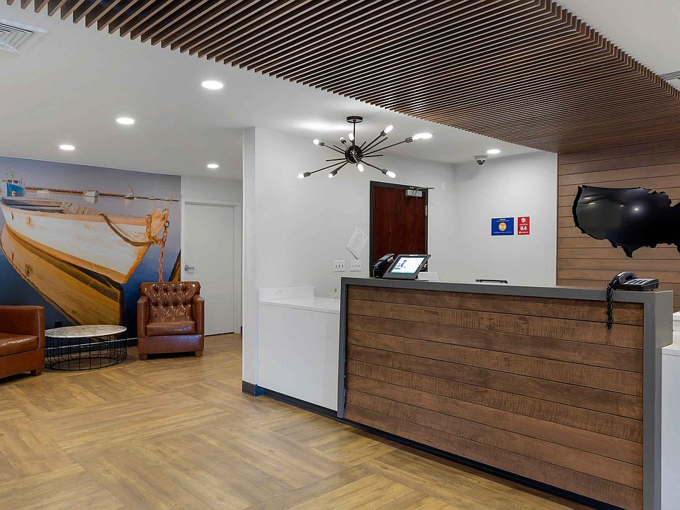 Lobby and Guest Check-in