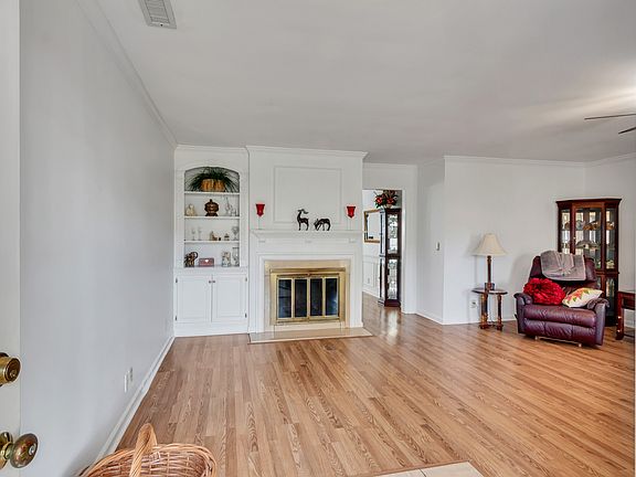 5th image of 1002 E Northfield Blvd APT S104