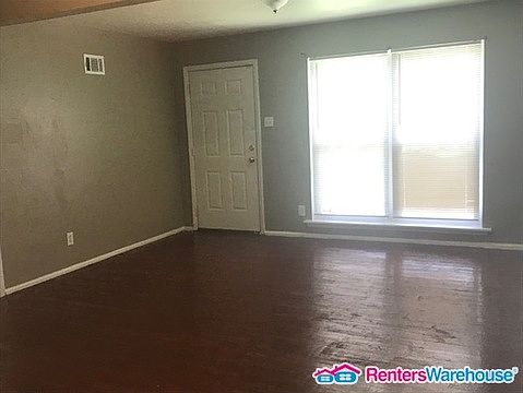 3rd image of 3915 Cranberry Ln