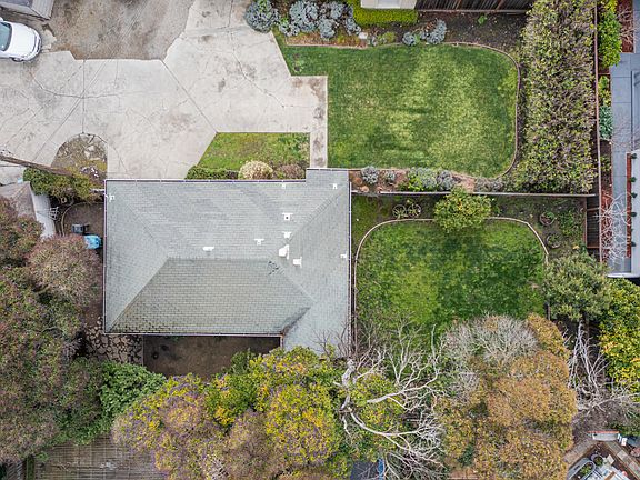 2nd image of 1035 Amarillo Ave