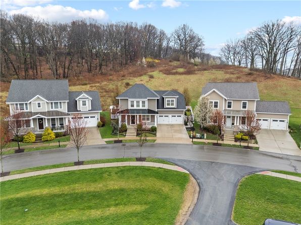 225 Venango Trl, Mars, PA 16046