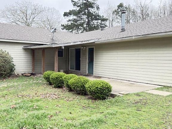 3rd image of 114 Timber Ln