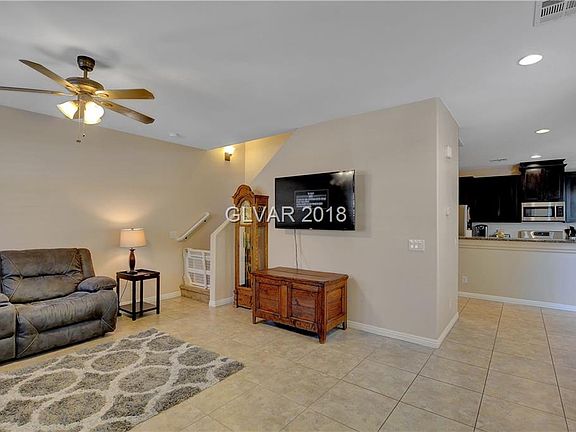 5th image of 10914 Mount Douglas St