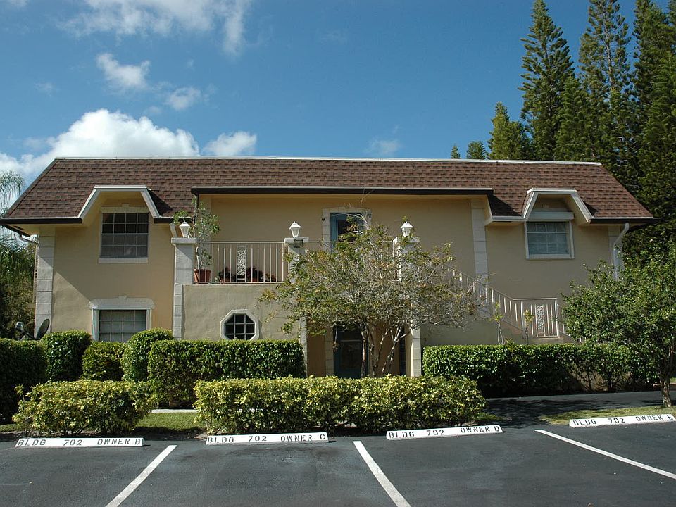 1st image of 702 SE 2nd Ave APT 301