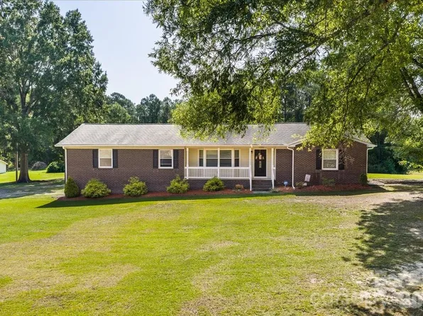1080 Garnette Rd, Lancaster, SC 29720
