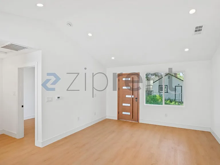 374 S 21st St #2 — Photo 8