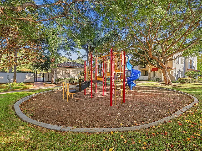 Tierra Vista — Photo 4