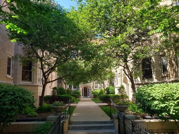 540 W Brompton Ave APT 2N, Chicago, IL 60657