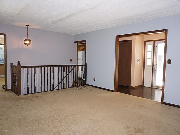 5th image of 213 Westbrook Dr