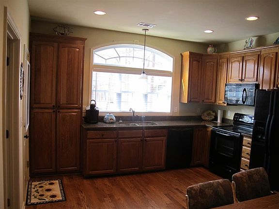 2nd image of 403 Port Laz Ln