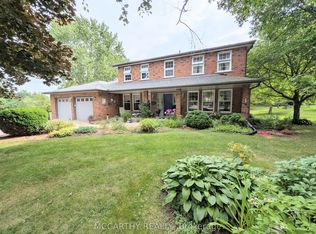 11 Lynda Ave, Mono, ON L9W 1Z4