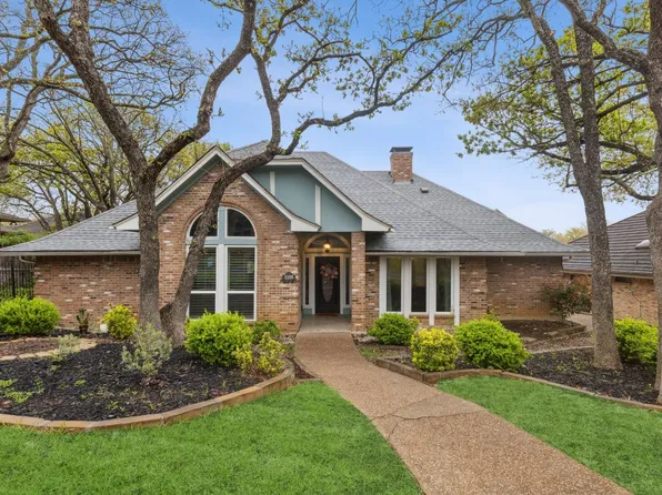 2103 Emerald Lake Dr, Arlington, TX 76013