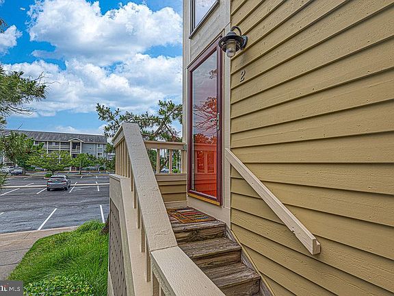 4th image of 202 N Heron Dr #2022B