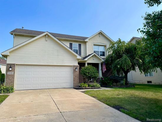 31301 Adora Ln, Flat Rock, MI 48134