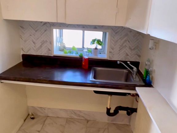 3rd image of 12 John St #Ii