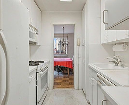 5th image of 301 E 78th St APT 10E