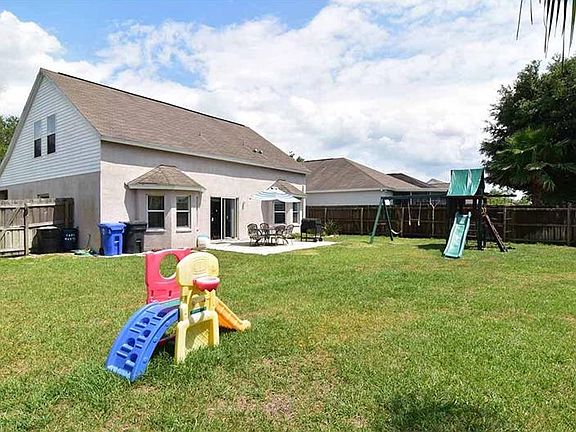 3rd image of 6621 Cambridge Park Dr