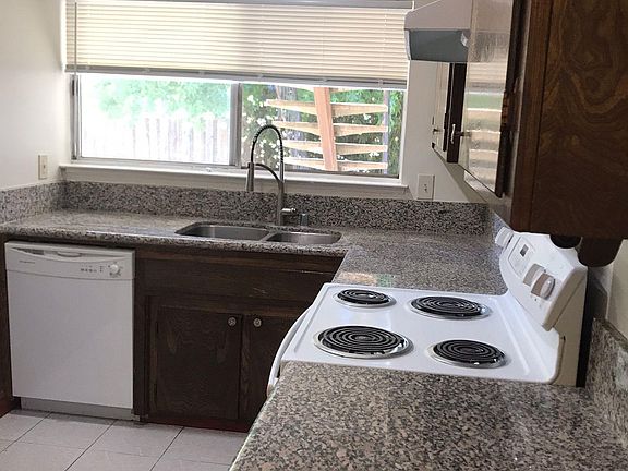 4th image of 705 Nido Dr