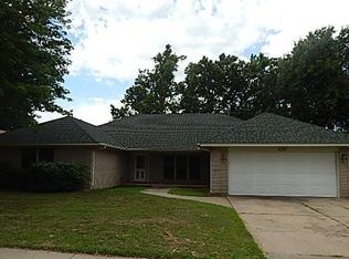 400 S Ranchwood Manor Dr, Oklahoma City, OK 73139