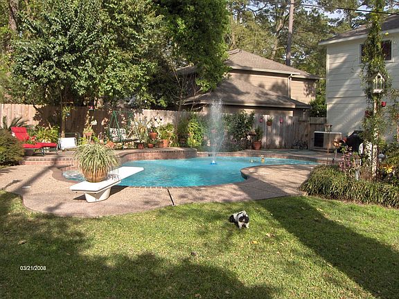 3rd image of 818 Romaine Ln