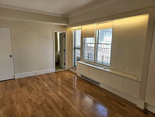 3rd image of 60 W 57th St Ph A