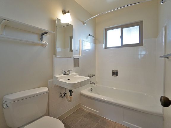 5th image of 4663 Bayard St