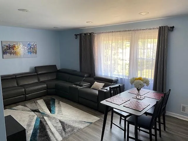 3 Stanford Dr — Photo 3