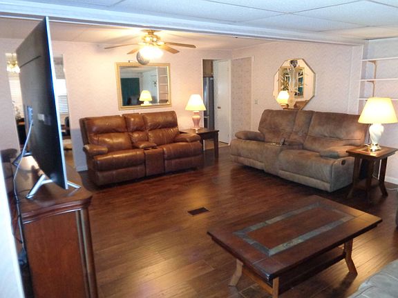 5th image of 160 Jeff St #160