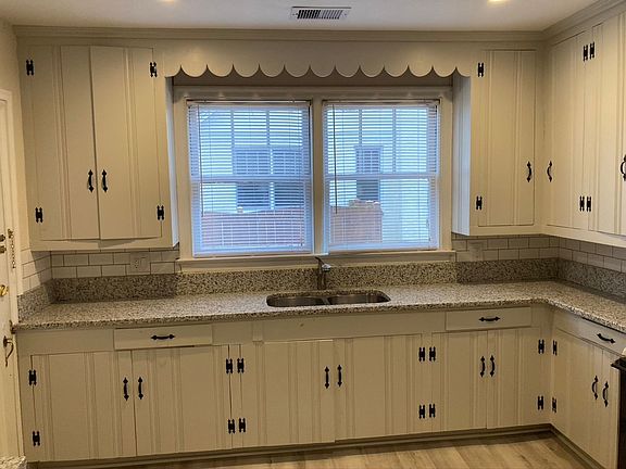 4th image of 2831 Burney Dr #2831