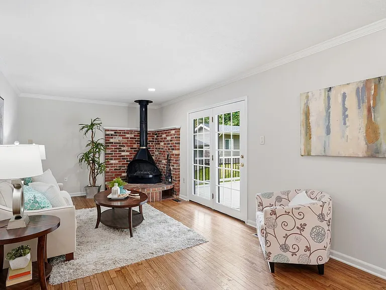 2515 Tabor Ct — Photo 20