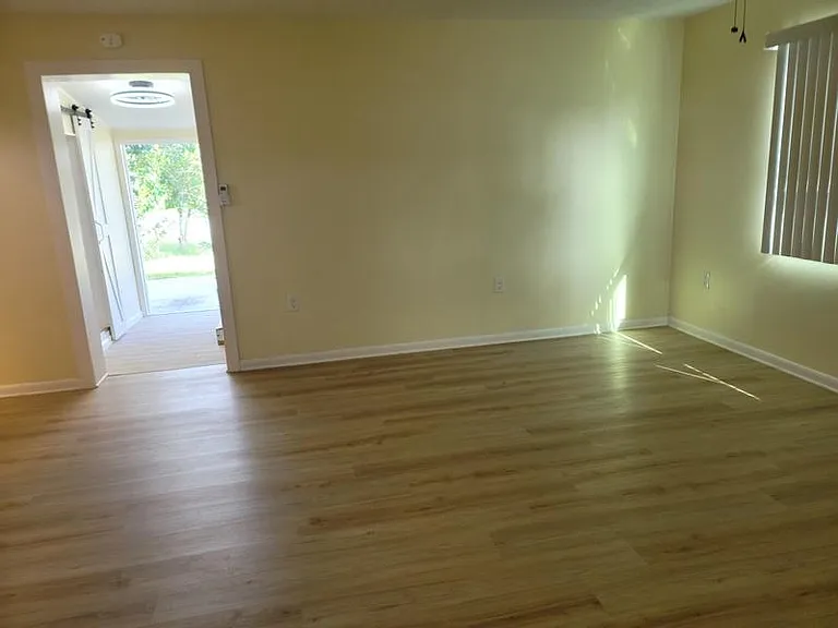 1700 Chaucer Rd — Photo 21