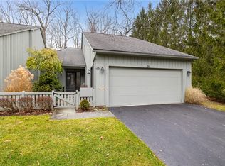 35 Winding Creek Ln, Rochester, NY 14625